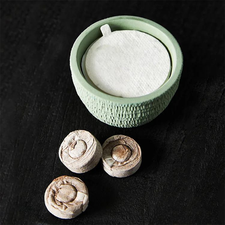 Hot sale matte embossed scented candle gift home decor ceramic candle container cement wholesale candle vessels