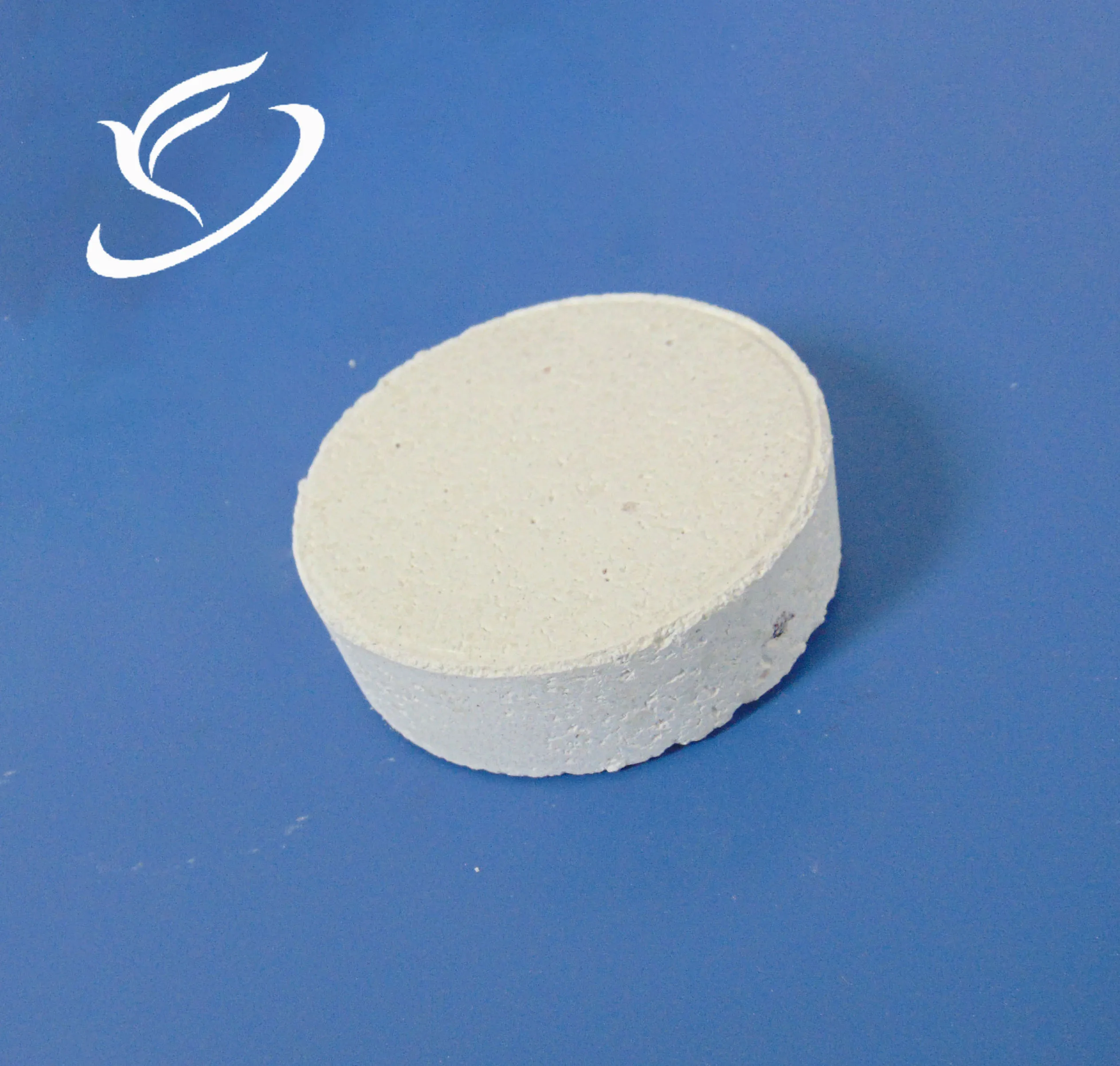 
chlorine tablets swimming pool shock treatment calcium hypochlorite 70% rapid and efficient algal removal and sterilization 