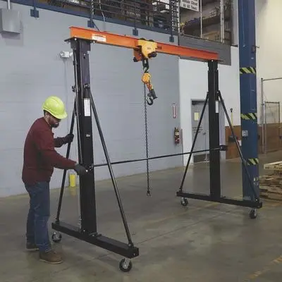 Portable moving gantry crane