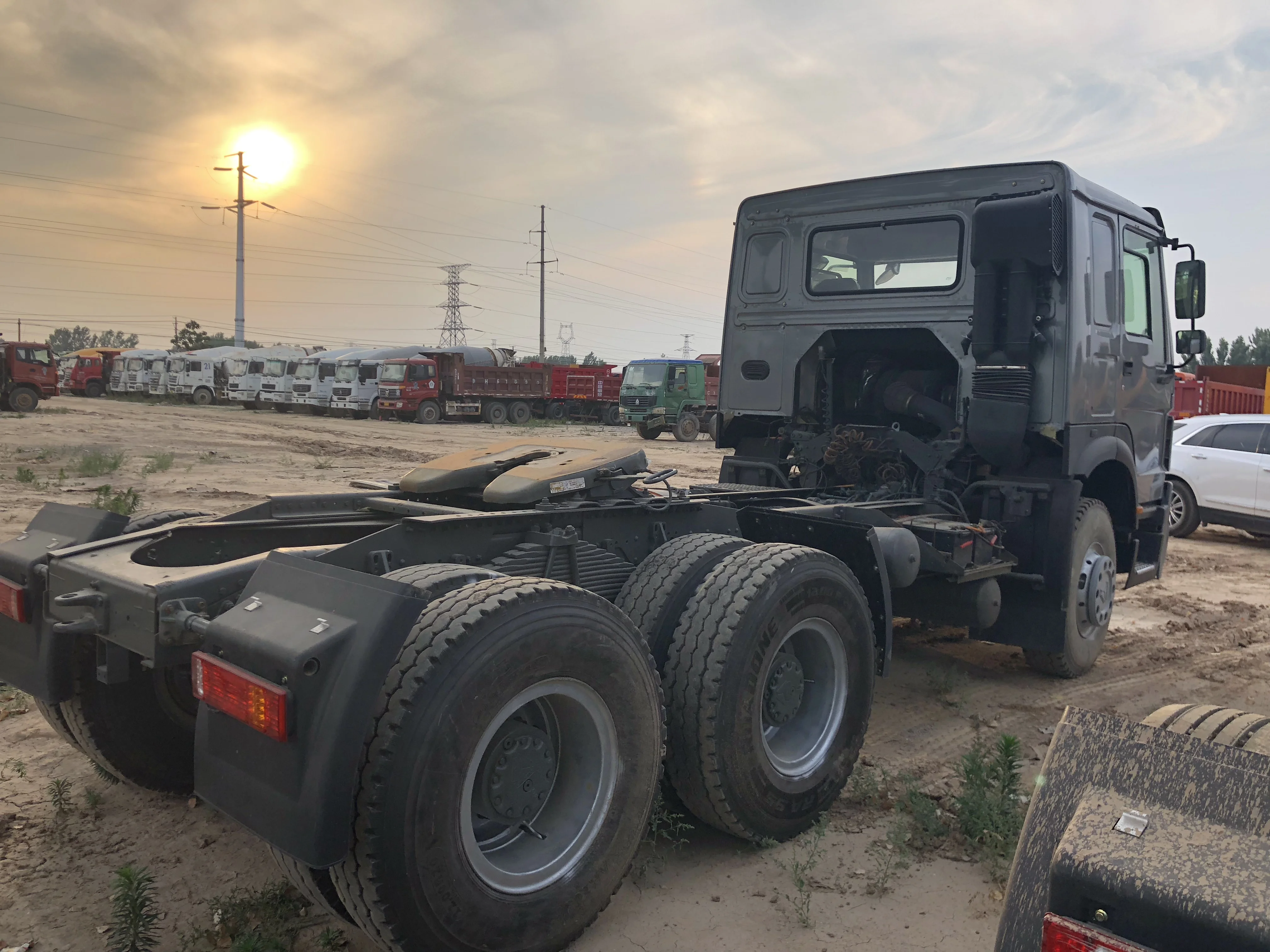 second-hand 6x4 tractor truck head used sinotruck prime mover howo used truck for sale africa