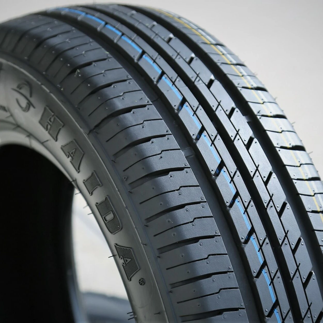 Made in China Cheap PCR All Season Tire Passager 185/70r13