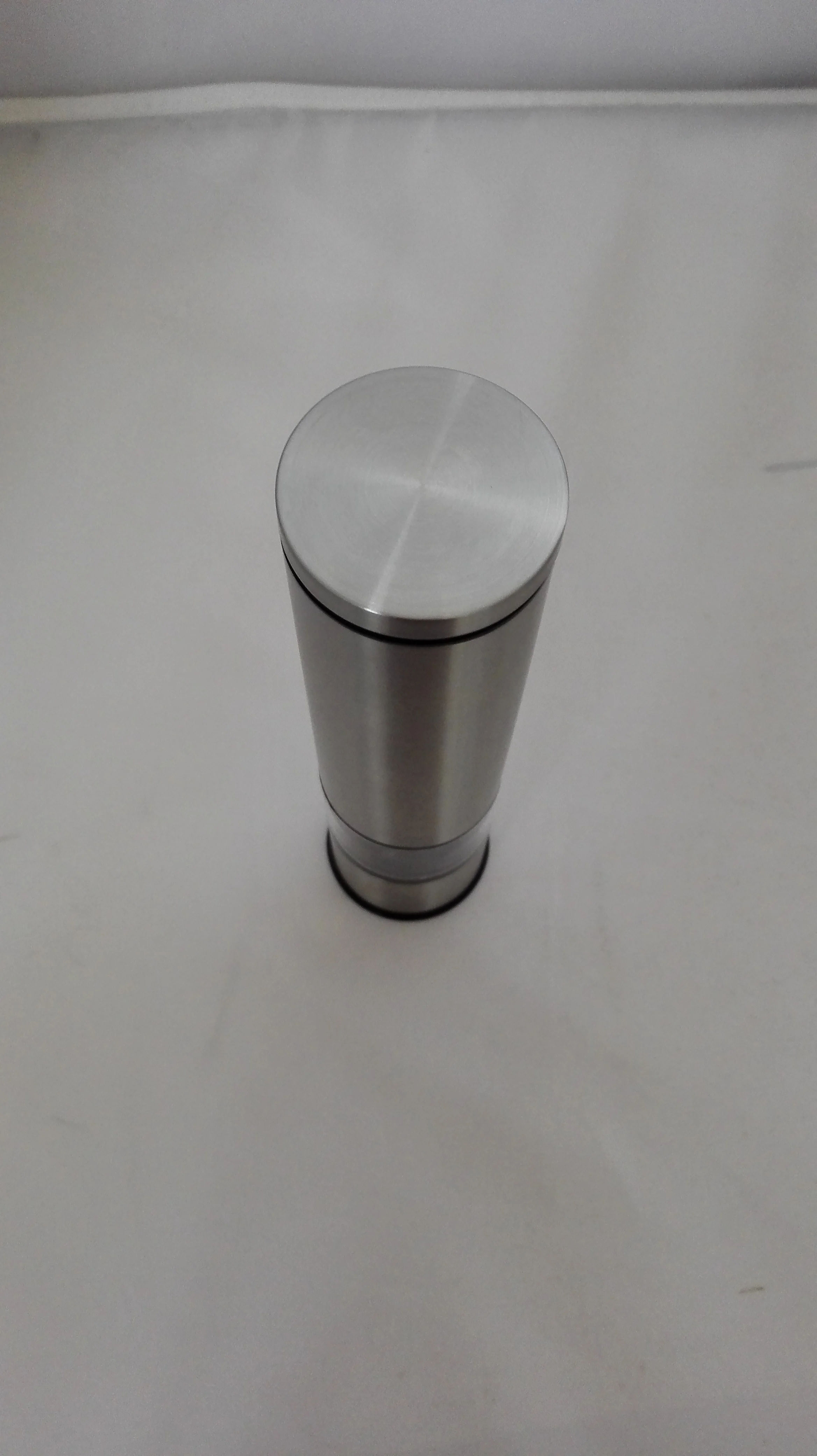 
Simple Style Manual Operated Salt and Pepper Grinder 