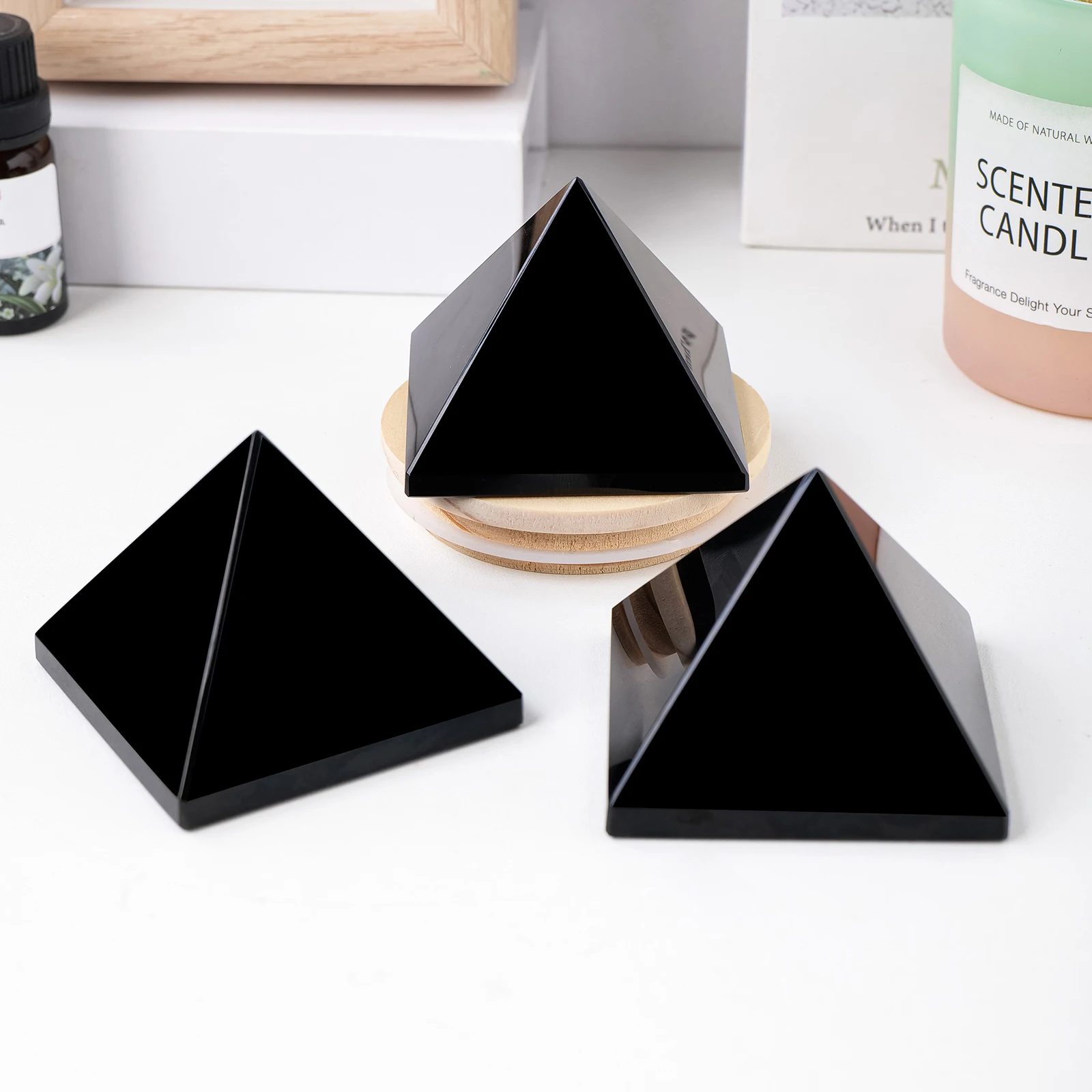 Wholesale Natural spiritual Healing Crystal Pyramid Home decoration obsidian Pyramid Feng Shui crafts