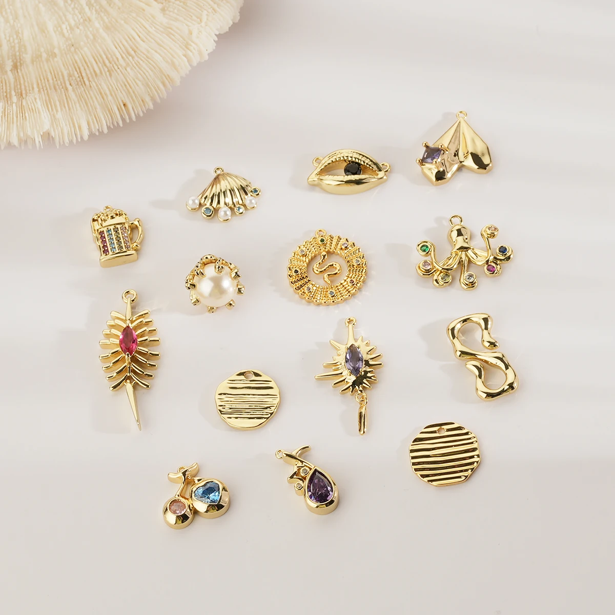 Wholesale Crystal Pearl Design Jewelry Accessories Copper Charms For Necklace Bracelet Jewelry Making