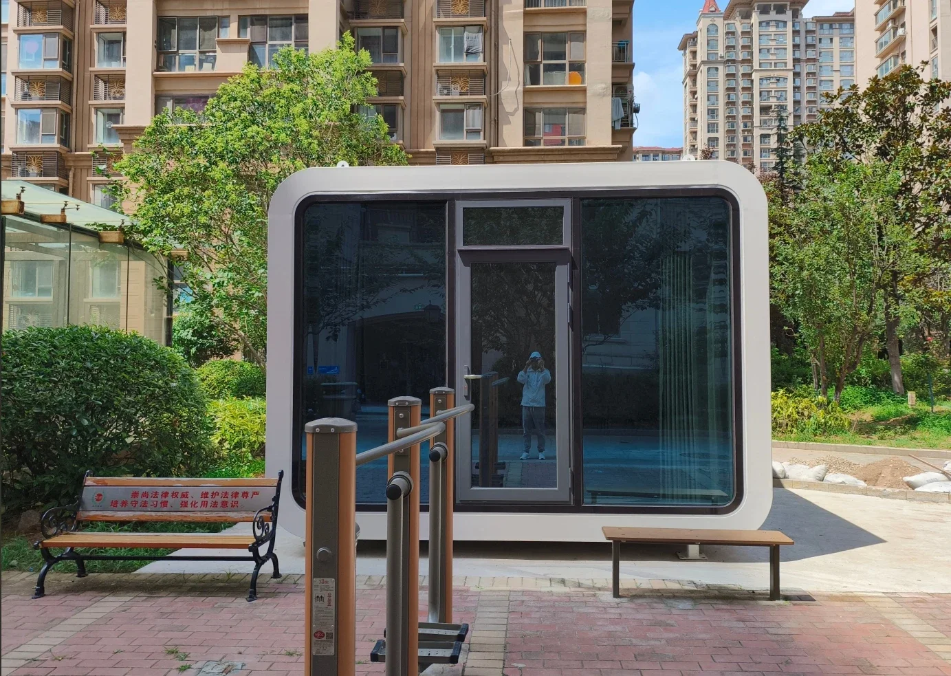 E30 High-end luxury quality spacecraft mobile home hotel cabin prefabricated container small capsule room with kitchen &bathroom