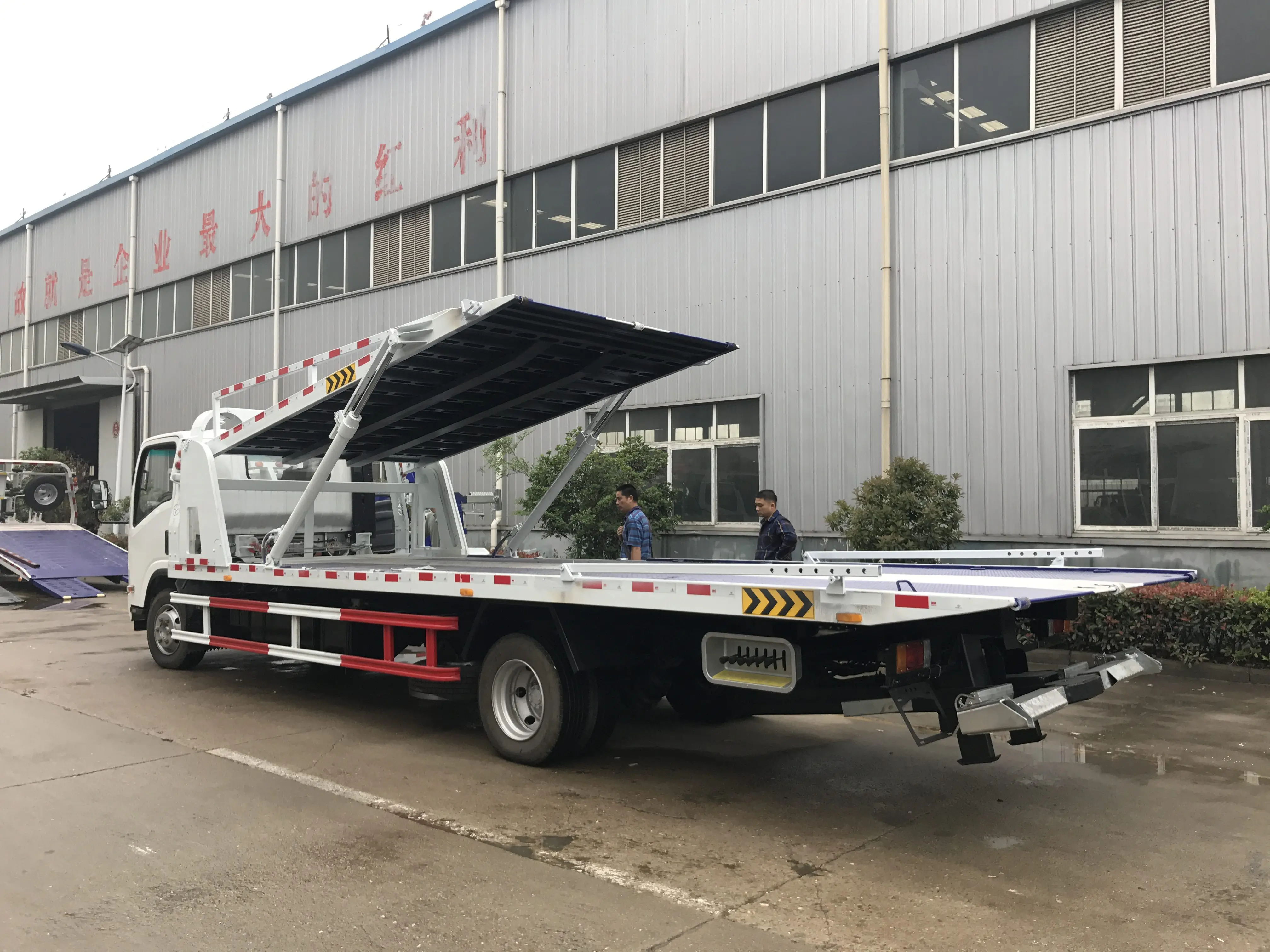 Brand new used HOWO Double Deck Wrecker New Condition Manual Transmission Tow Truck euro 2 Diesel Fuel