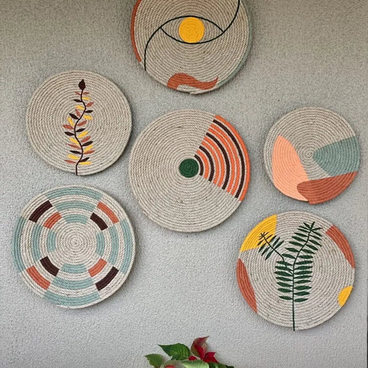 Boho Handwoven Jute Wall Baskets Hanging Decorative Tray Home Pendant Decor Basket Placemat Colorful  Wall Art Set of 6