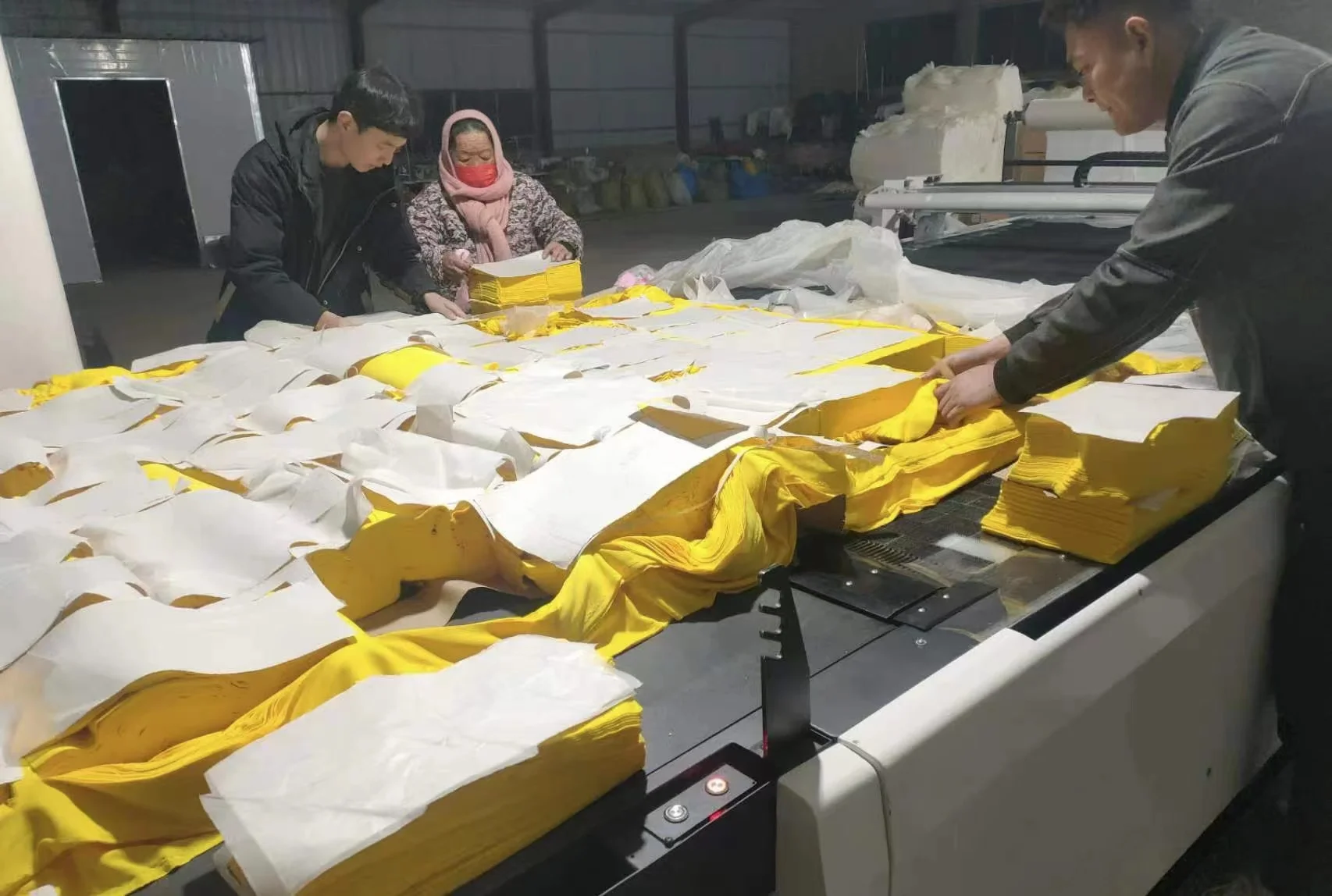 Worth Buying Textile/Cloth/Garment Circular Knife Cutting Machine CNC Upholstery Fabric Multilayer Cutting and Cutting Machine