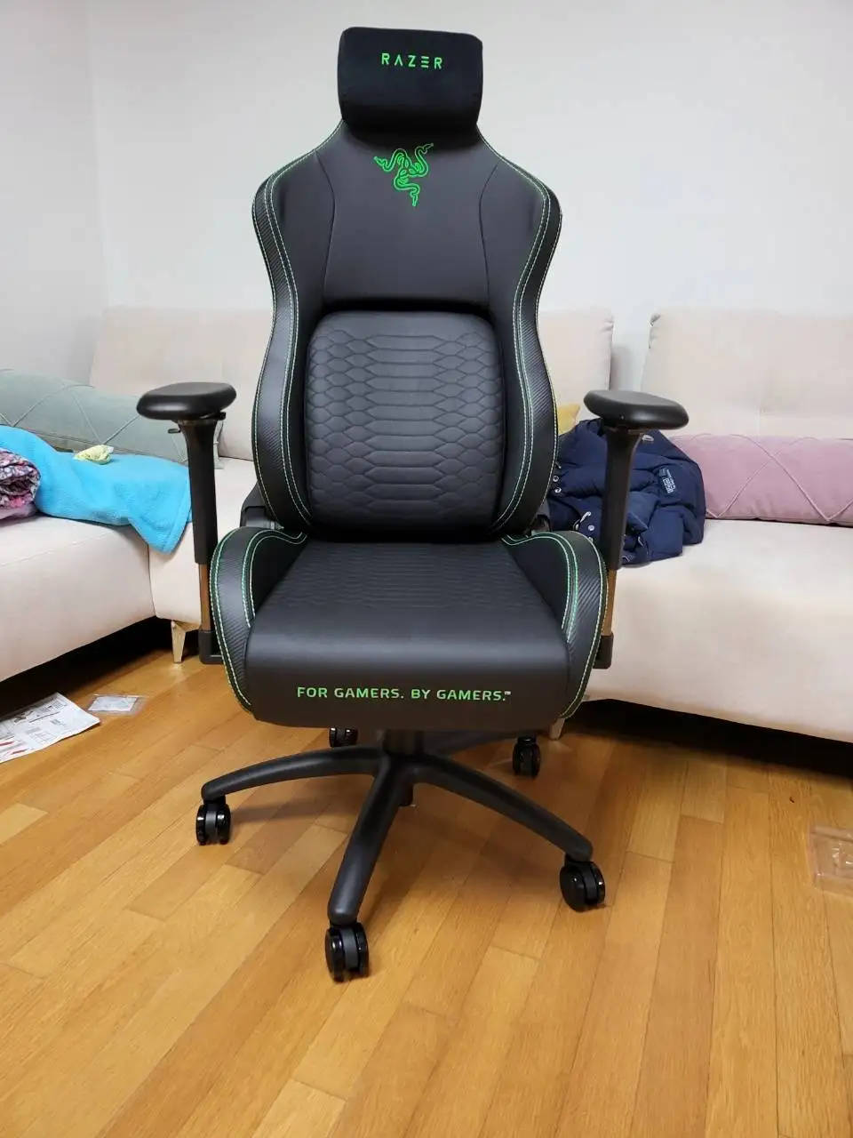 Razer Folding PU Leather Gaming Chair 4D Armrests PC Office Race 100 Massage Fans Swivel Cooling Features New Style Gaming Room