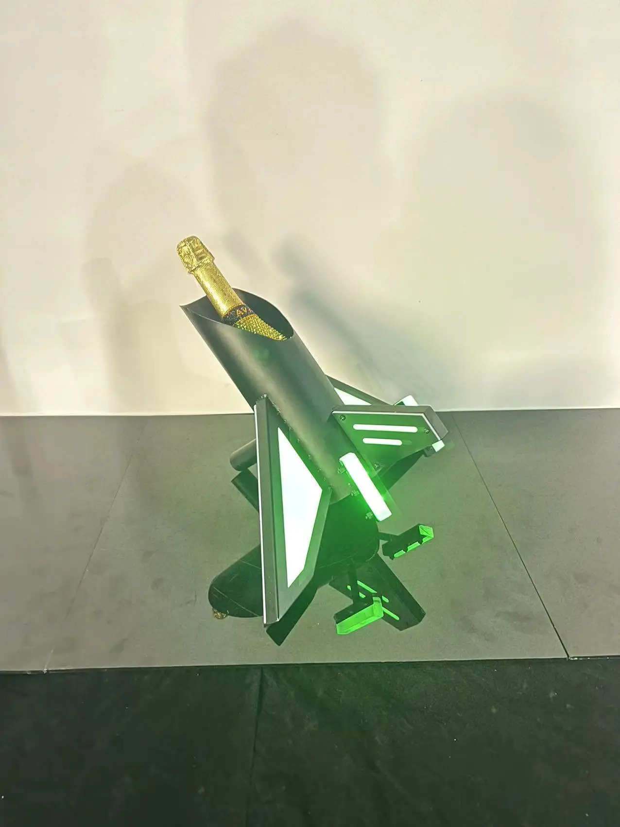 Metal Champagne Plane Bottle Glorifier Aircraft Pilot LED Bottle Presenter Plane VIP Service Champagne light Bottle Holder