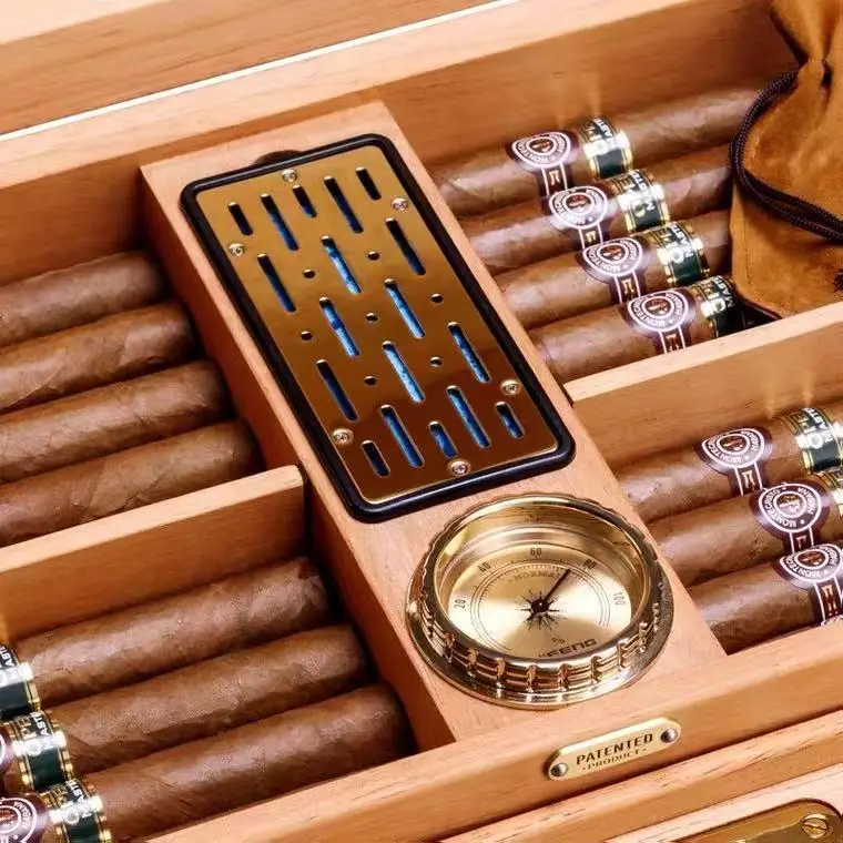  Wholesale gift cift cigar humidor carbon fiber humidors electric cases box with logo
