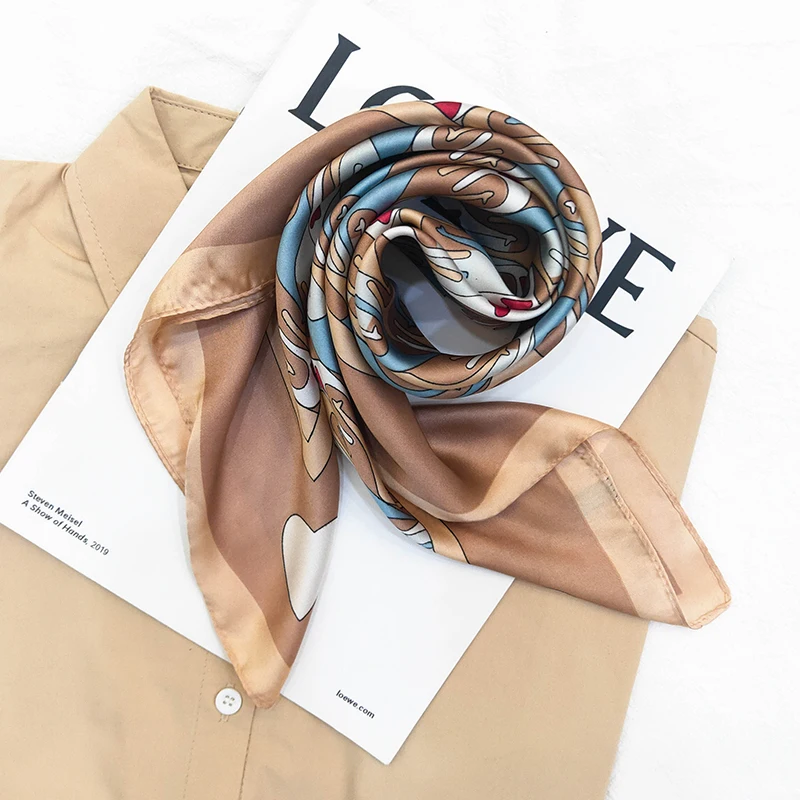 Hot Selling Style Fashion Women Malaysia Silk Head Scarf Chain Print 70x70 Satin Square Scarf