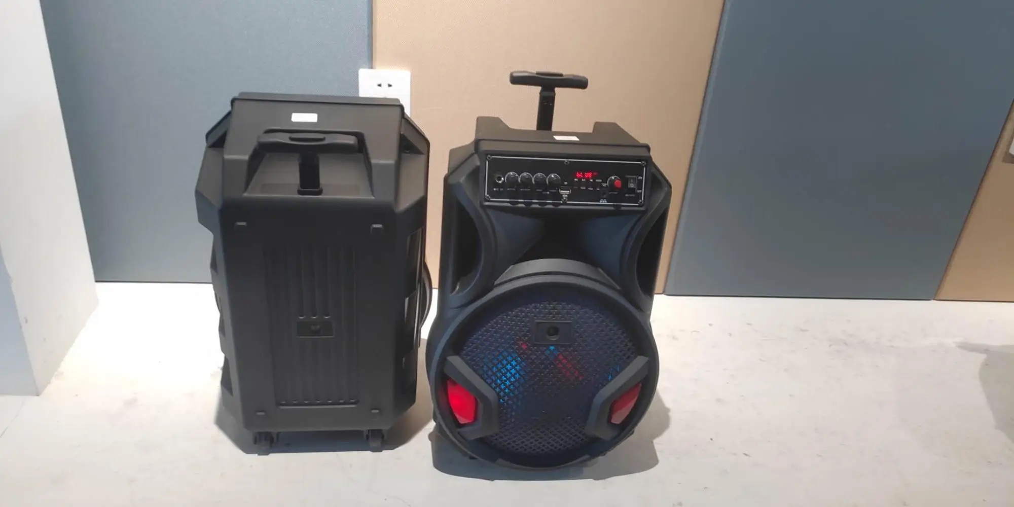 12inch Fashionable Party Portable Rechargeable karaoke DJ Speaker Trolley horn speaker with led light