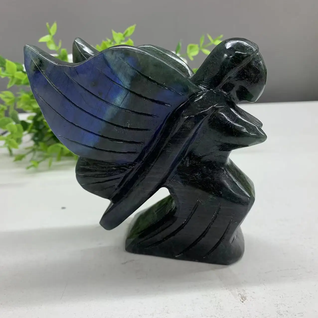 New Design High Quality Nature Crystal  Blue Flash Labradorite Angle Caving For Decoration