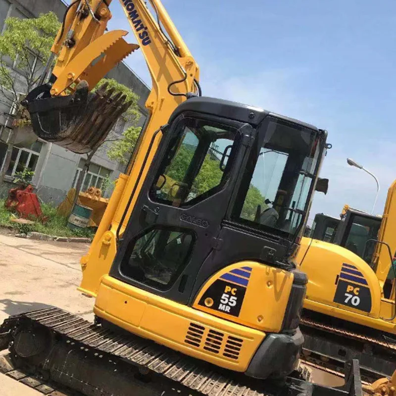 Japan 5 ton 5.5 ton komatsu used excavator pc55 pc55mr rubber track farm and garden digging excavator machine