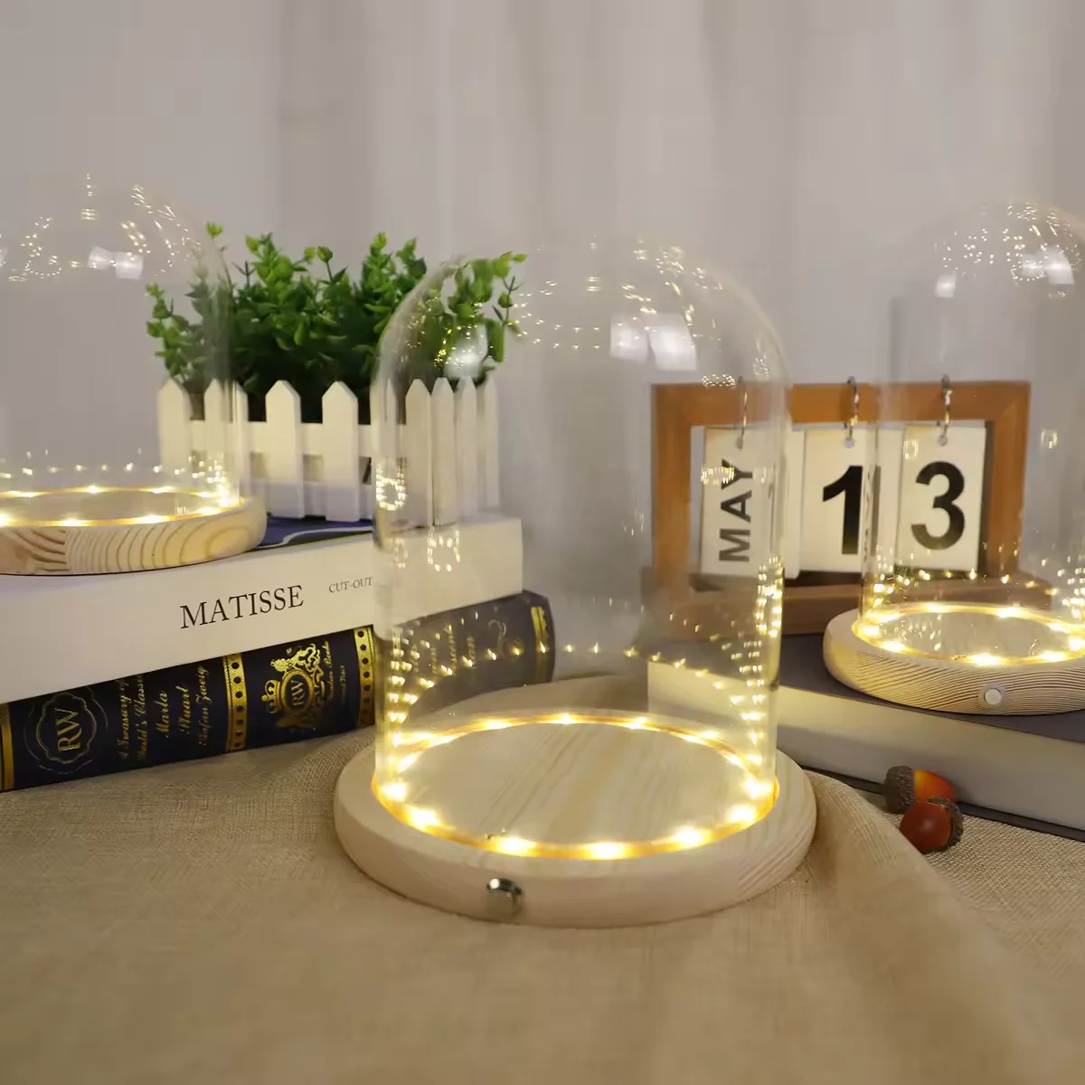 Home Tabletop Decoration For Wedding Led Lighted Glass Artifact Display Cover Blown Clear Glass With Wooden Base Domes