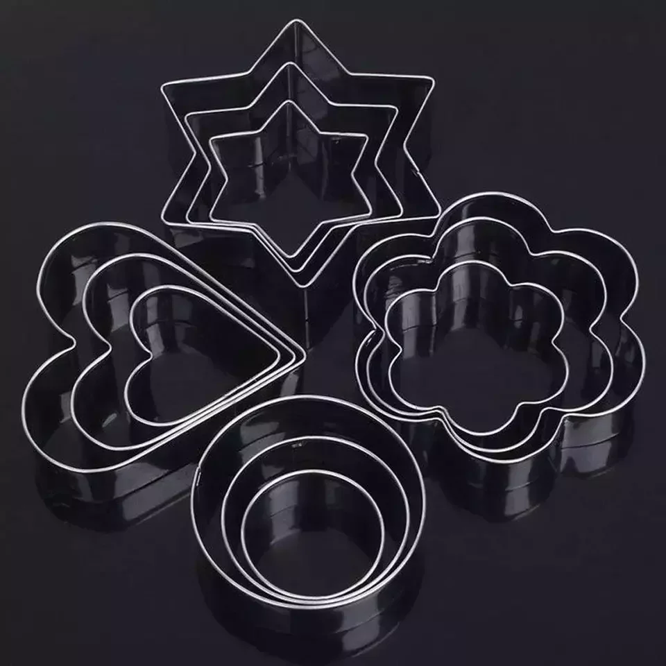 Factory Customized 12-Piece Heat Resistant Stainless Steel Metal Cookie Mold Cake Biscuit Cutter Set for Cookies