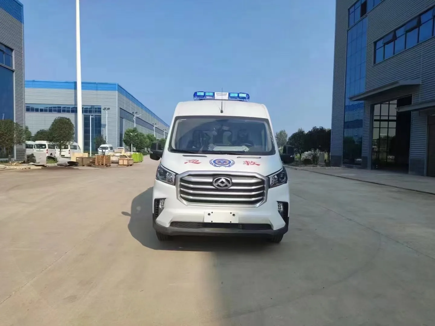 Factory Direct Sale Emergency Ambulance Vehicle Medical Van Ambulance with Basic Life Support