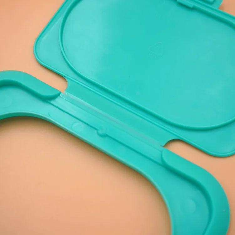 Hot New Product Plastic Wet Wipe Containers Flip Top Cap Reusable Wet Wipes Cover Lid