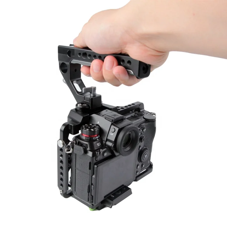 Gearvoo cage for DSLR, with built-in manfrotto 501 quick release plate, design for panasonic S1/S1R.S1H. DSLR rigs