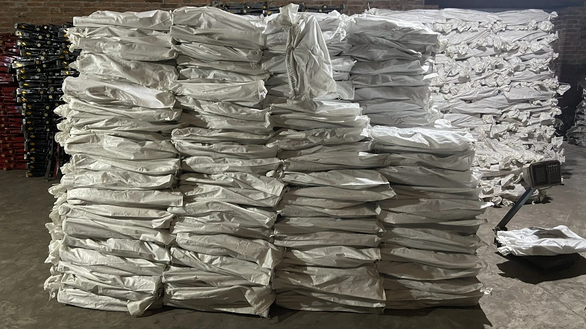 garden tools forged steel pick mattock with wooden handle