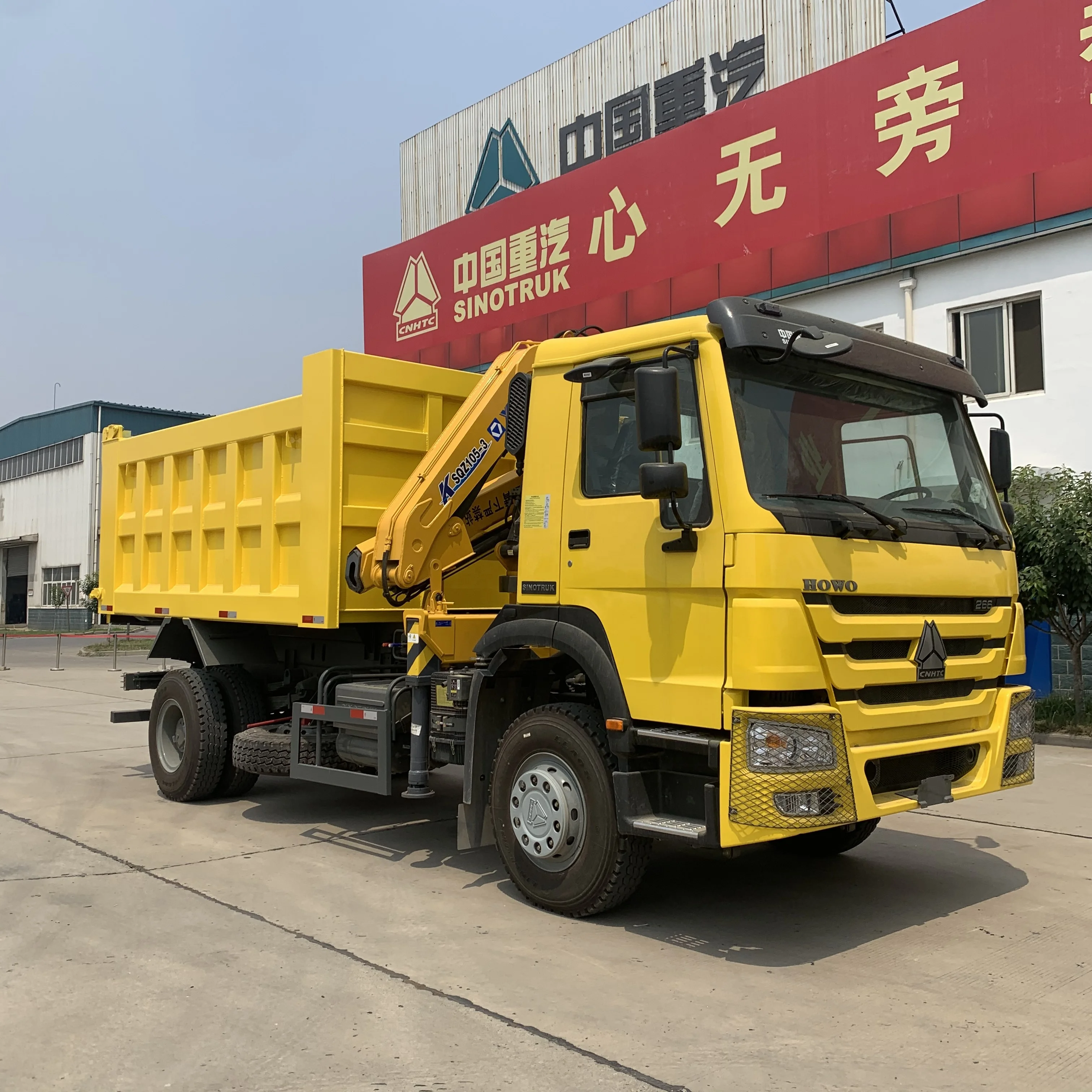 SINOTRUK 1ton-15tons Tipper Truck with Truck Mounted Crane for Sale