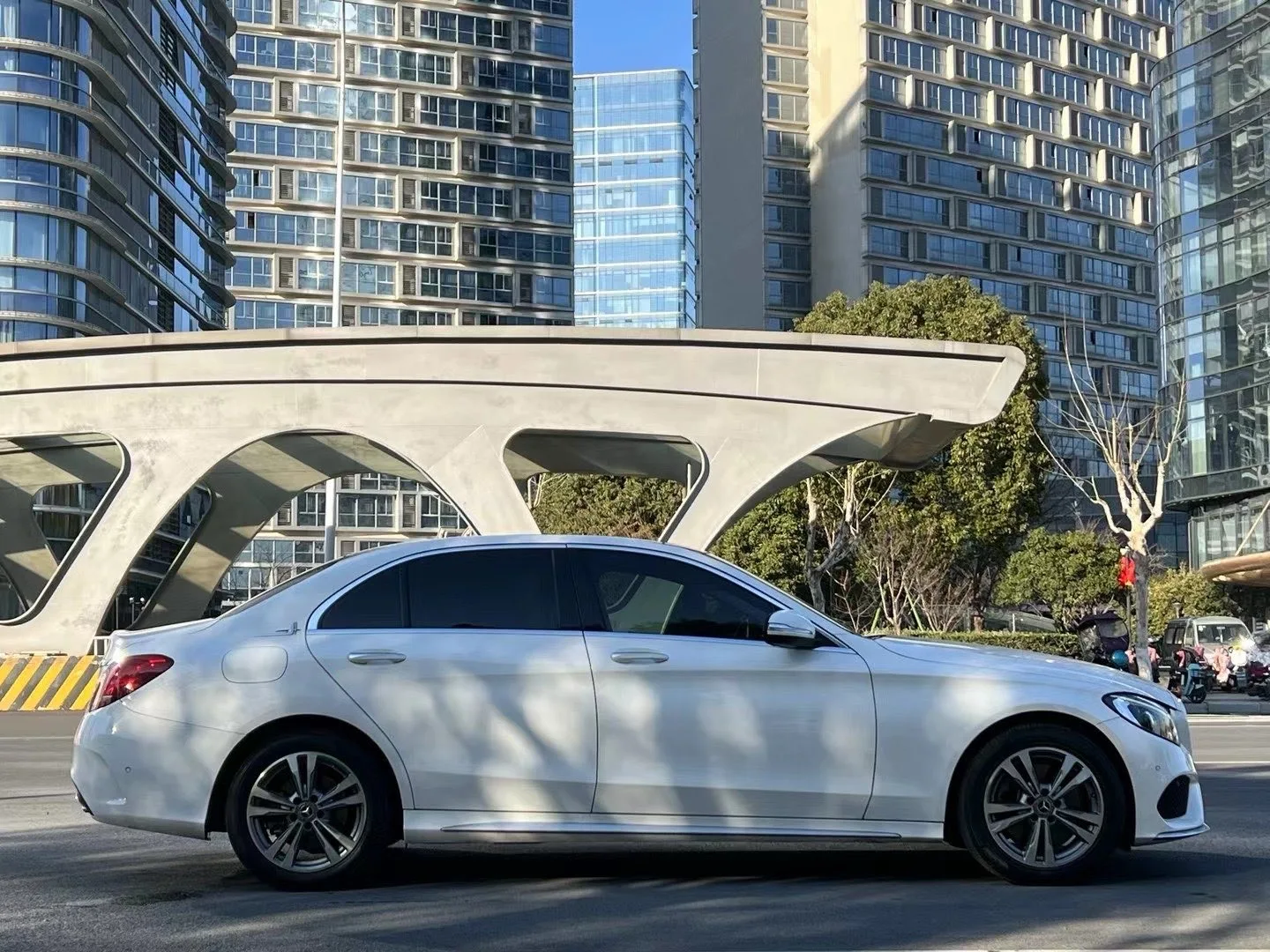 Wholesale Cheap Price Mercedes Benz 2018 C 200L 2.0T Second Hand White Used Cars mercedes-benz vehicle for sale