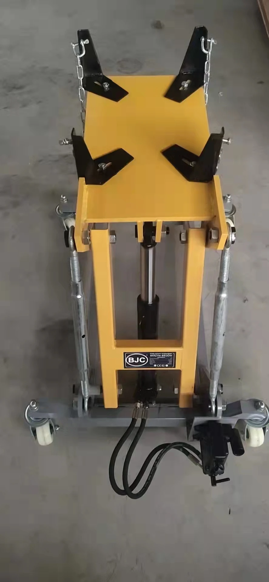 3ton transmisson jack.jpg