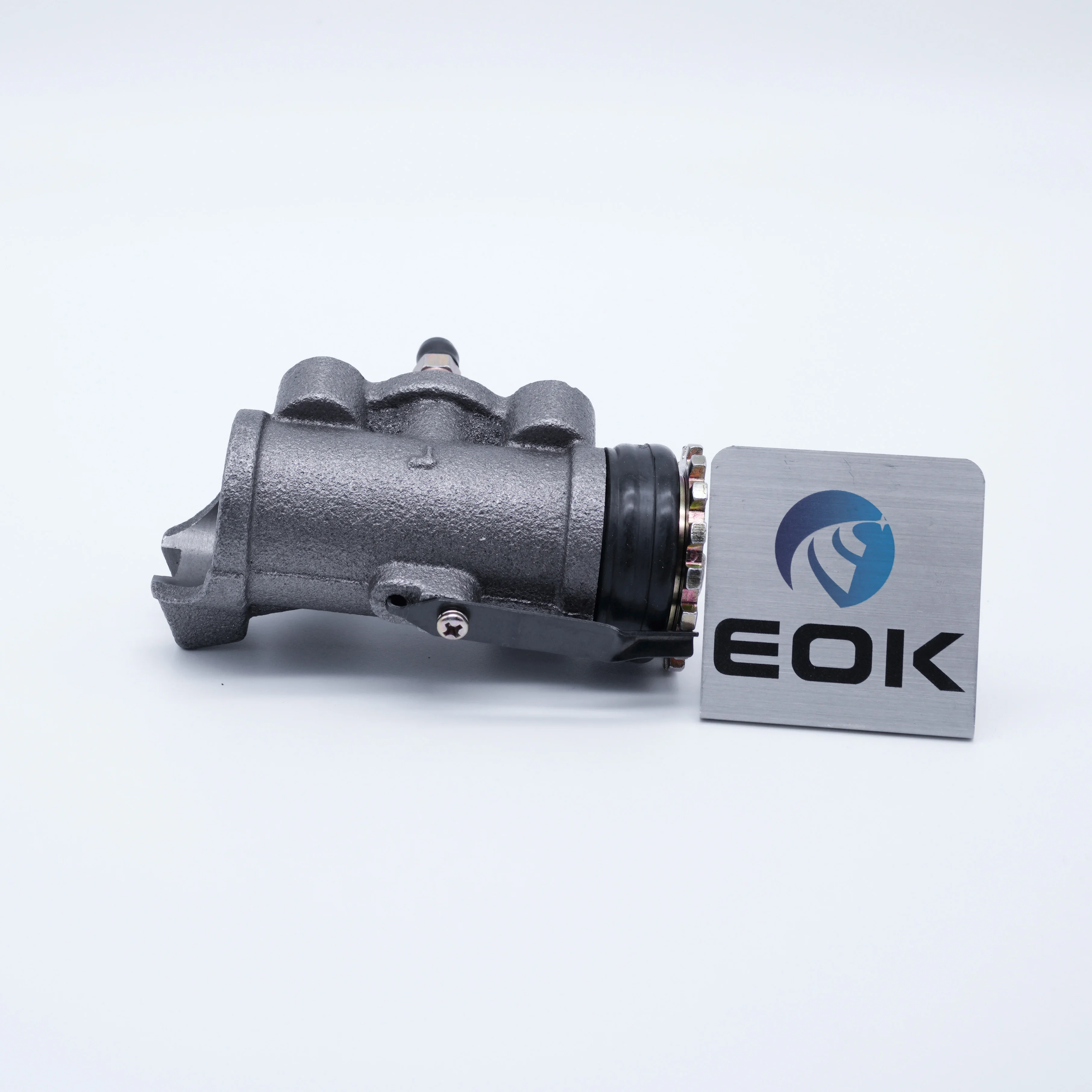 EOK Колесный тормозной цилиндр для MAZDA T3500 T4000 85- W025-26-610
W025-26-610A
W025-26-610C