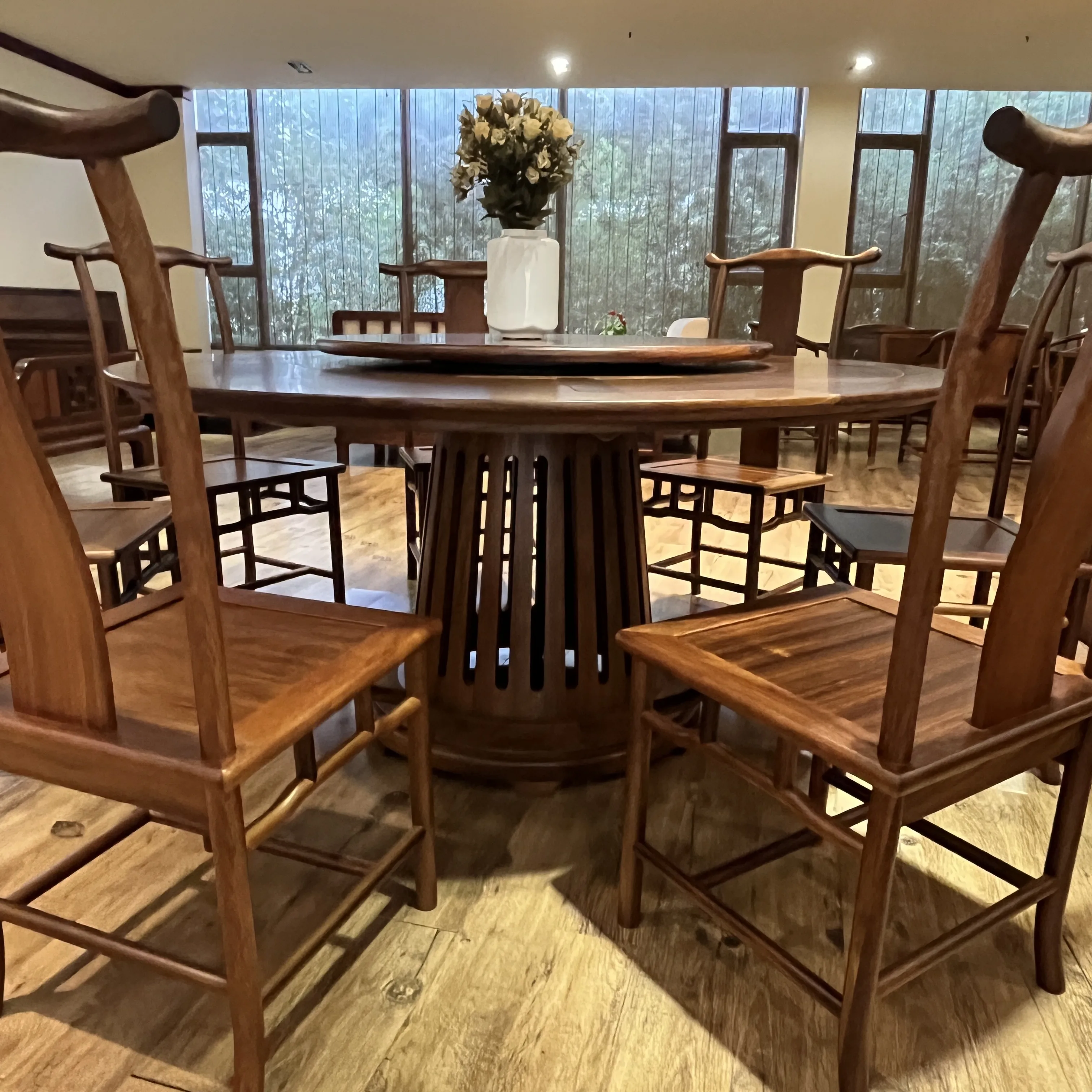 Modern custom round solid wood home furniture, wooden restaurant kitchen, dining table
