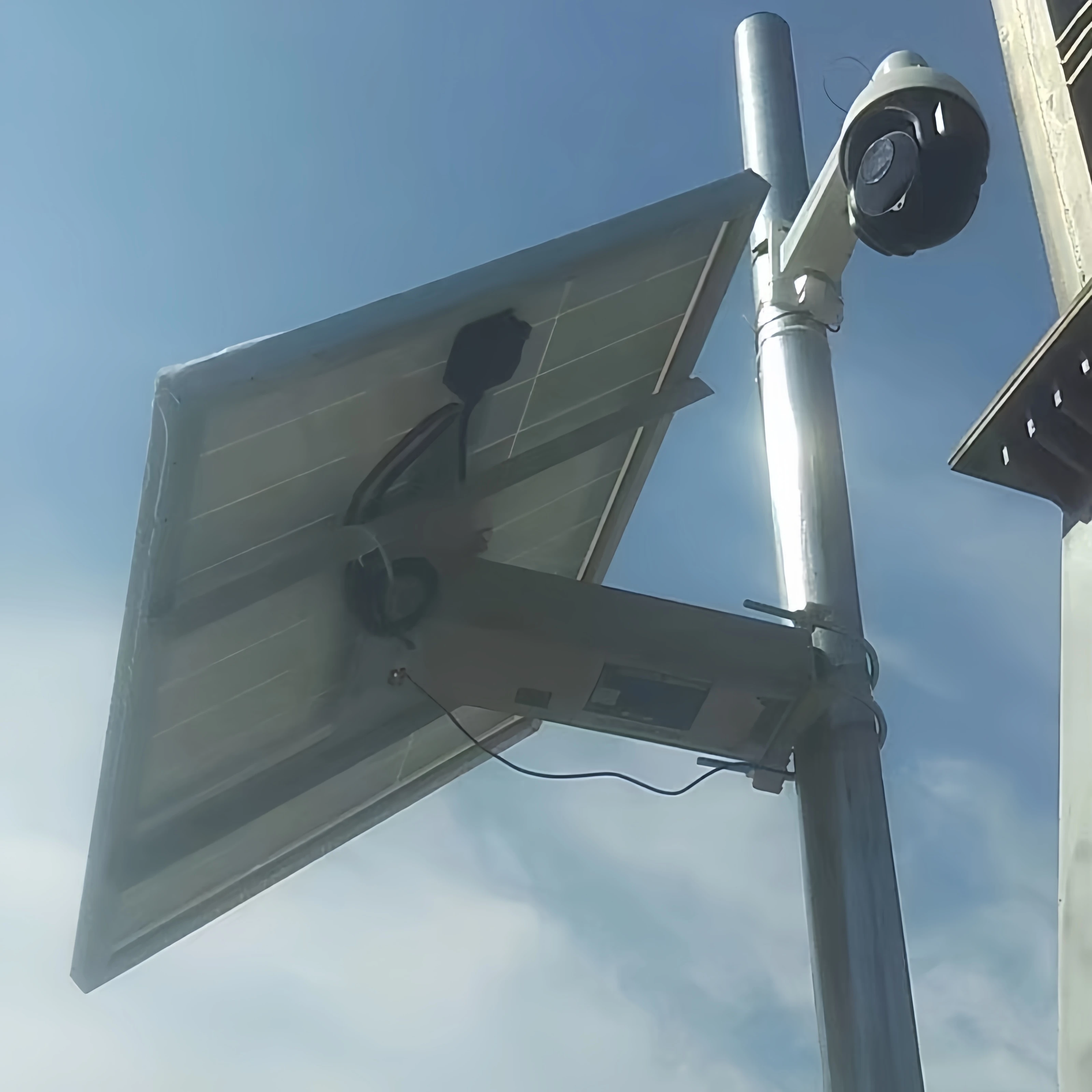 60W 30Ah Outdoor CCTV Security Camera with Solar Energy System Quick Installation IP65 Monitoring Systems