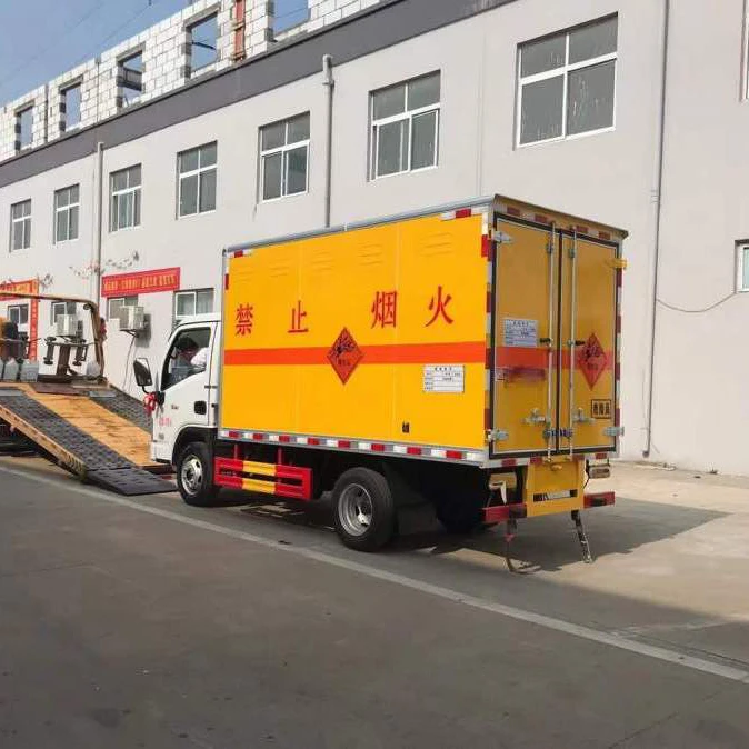 YUE JIN 6 Wheels 4x2 Dangerous Goods Transport Truck
