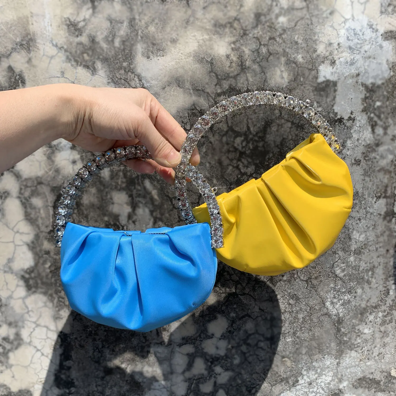 Mini Diamond Clutch Bag Fashion Circular Handle Evening Bag New Designer Half Moon Round Dinner Clutch Purse Wedding Party