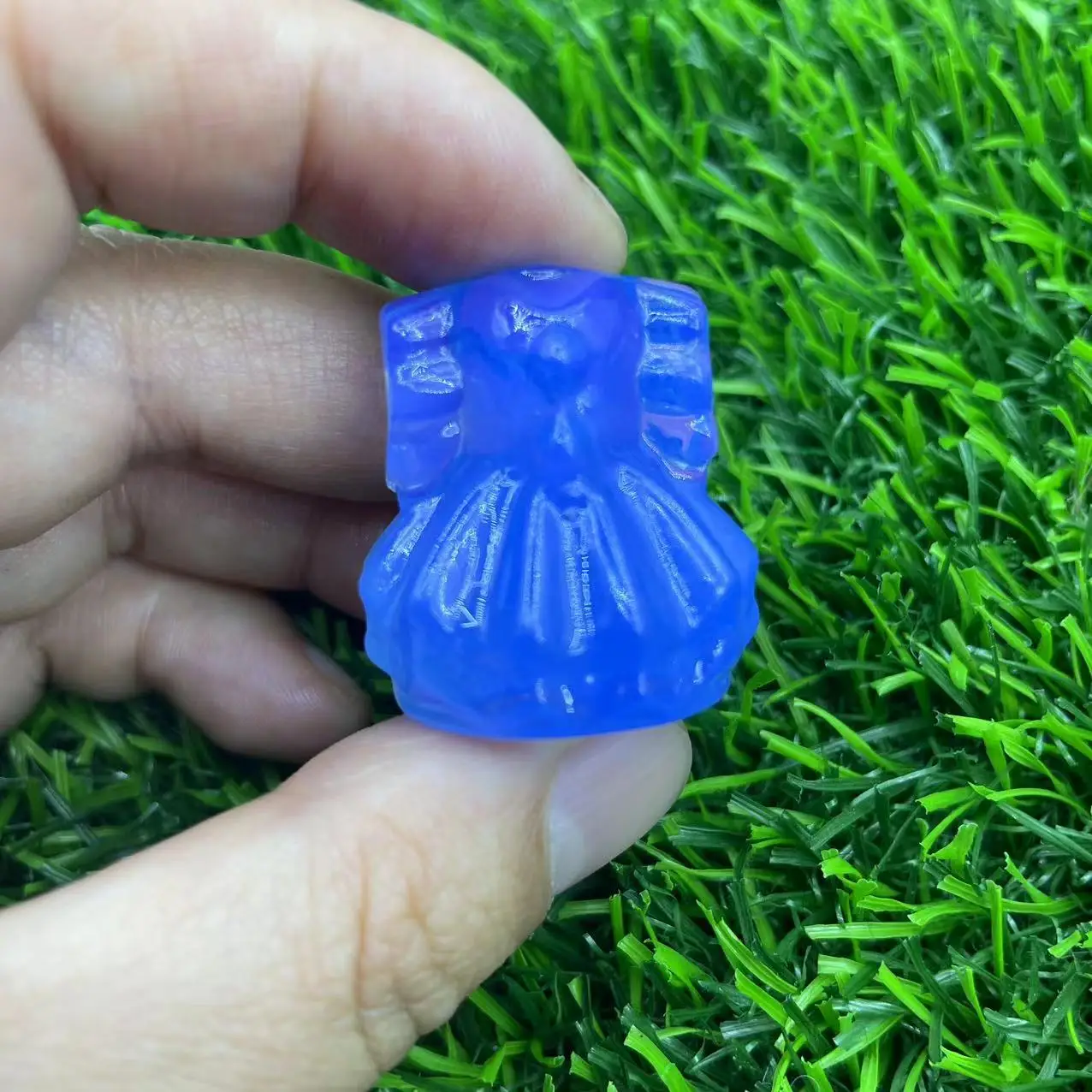 3cm crystal carvings cute dress customized available crystal  craft gift souvenir healing stones