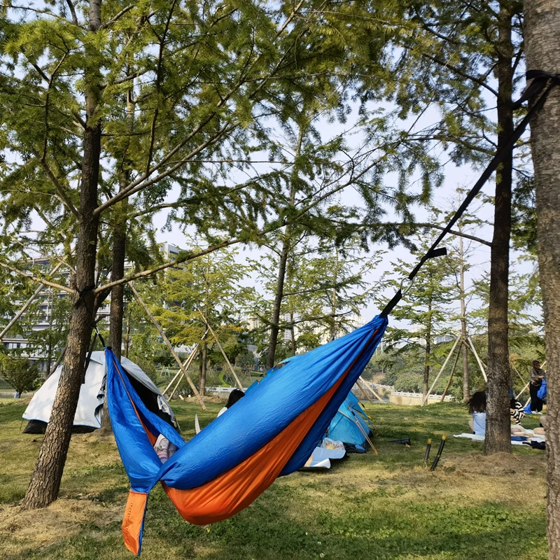 IWAYMAN Camping Hammock Sky  Hammock  Bed with 2 Tree Straps for Backyard, Porch, Outdoor and Indoor Use