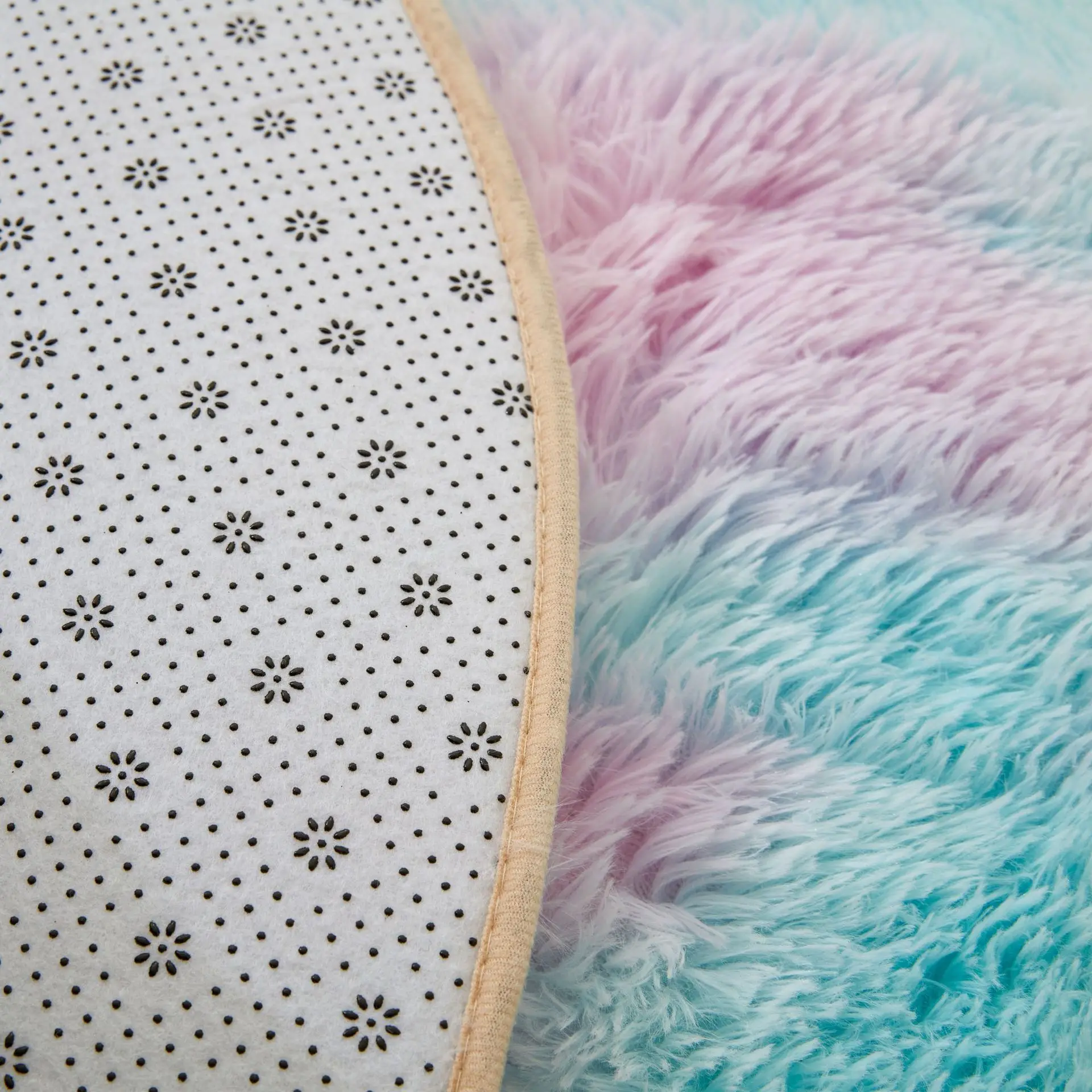 Anti Slip Rug Soft Silky Character Rug for Bedroom Shaggy Character Mat Customized Cartoon Area Rugs Plush Starfish Technics