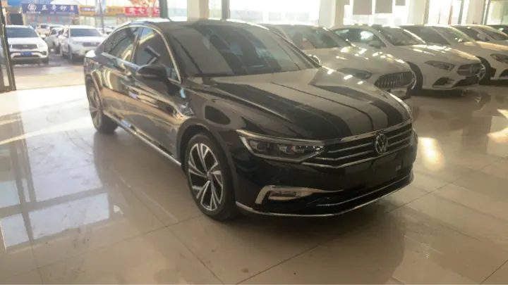 YK MOTORS Volkswagen бензиновый автомобиль Magotan 330TSI DSG роскошный Подержанный в продаже