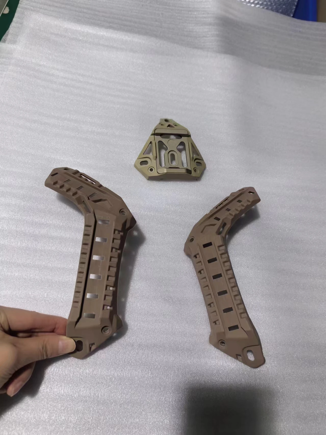 REVIXUN VAS Shroud Tactical  Helmet NVG Mount Shroud  Night vision Bracket Base for ACH MICH