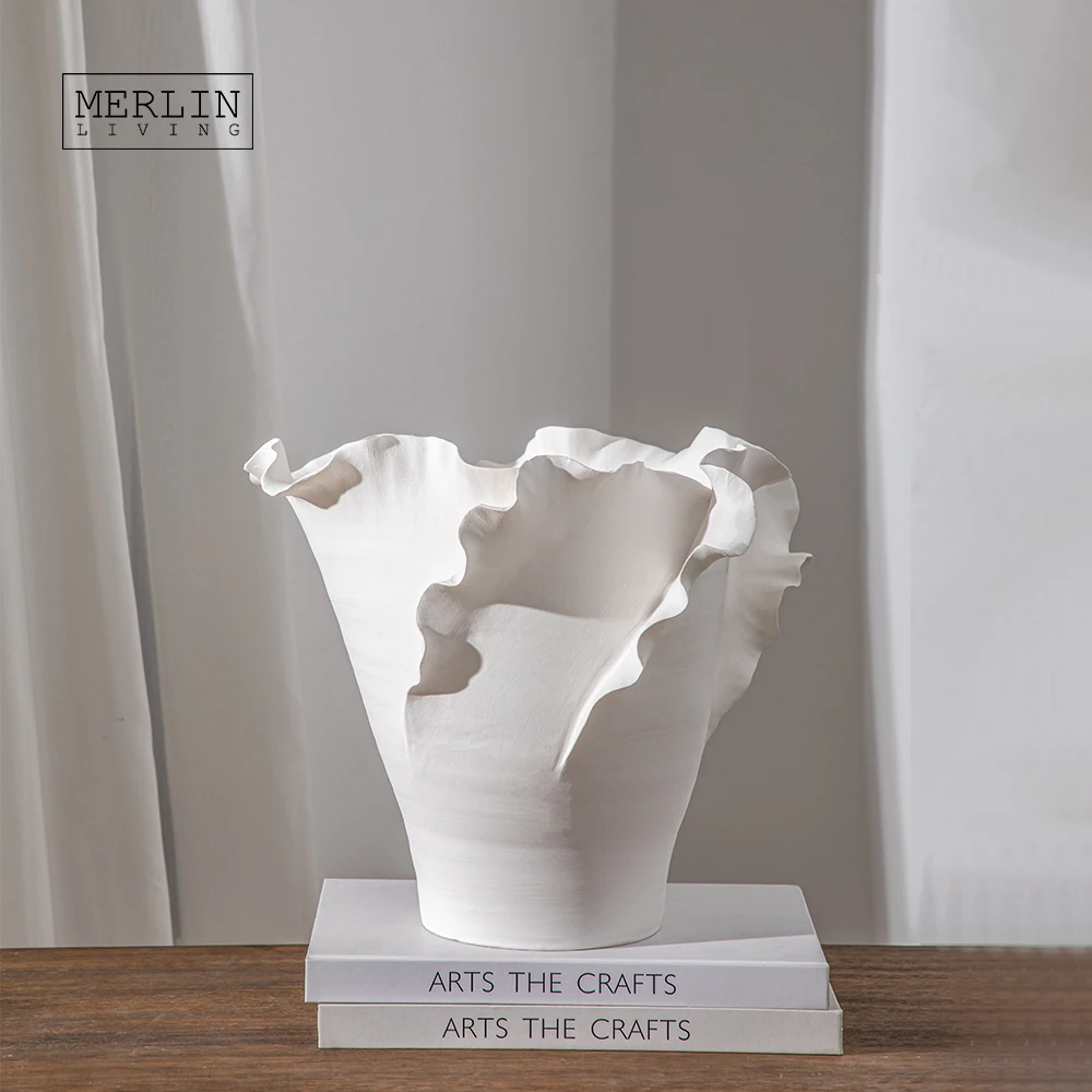 Merlin Living handmade ceramic vase hotel decor vintage laciness vase decoration  Chaozhou Ceramic Factory Manufacturing