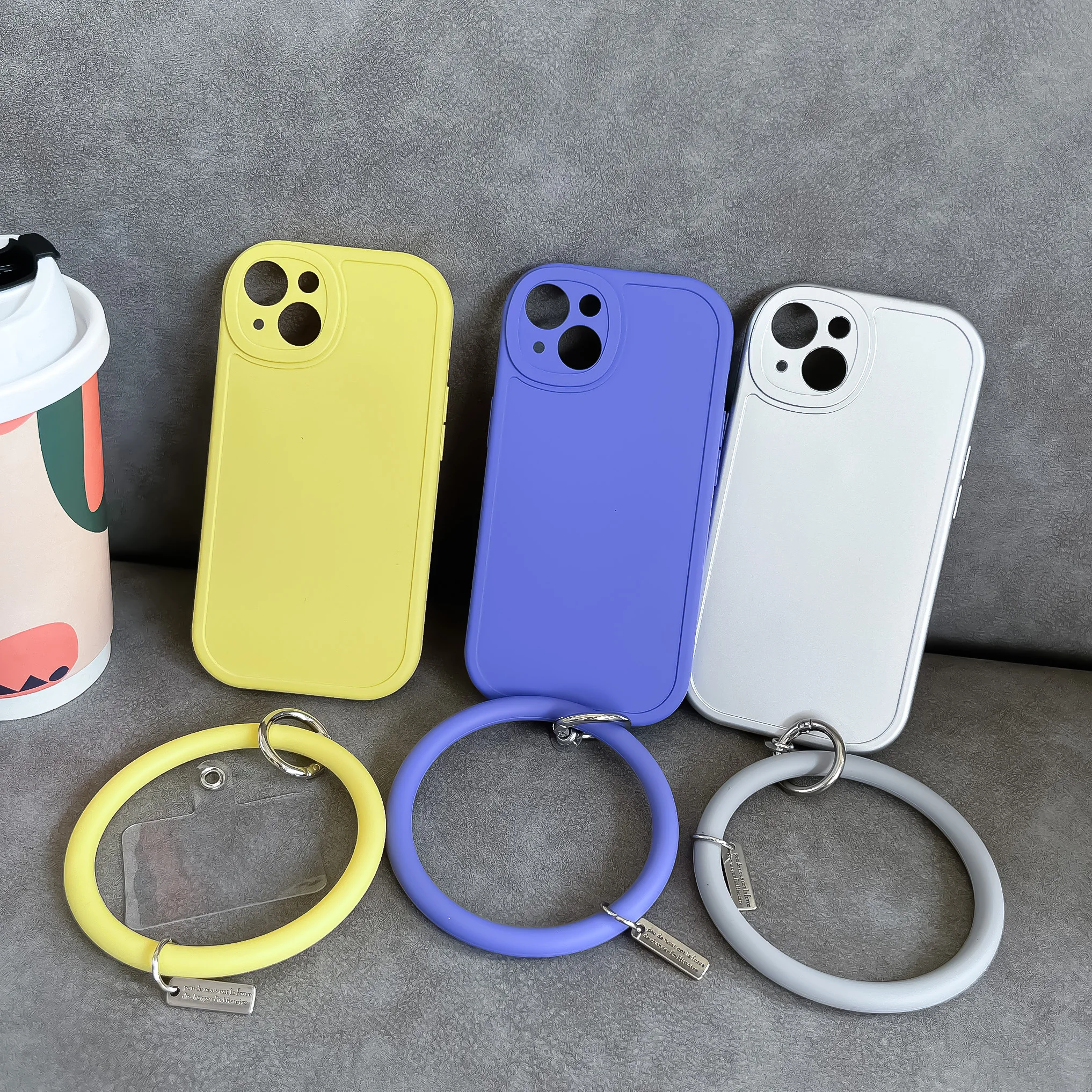 Tiktok trend phone protector creative Bracelet anti falling phone cover and anti losing bracelet phone case for iphone13