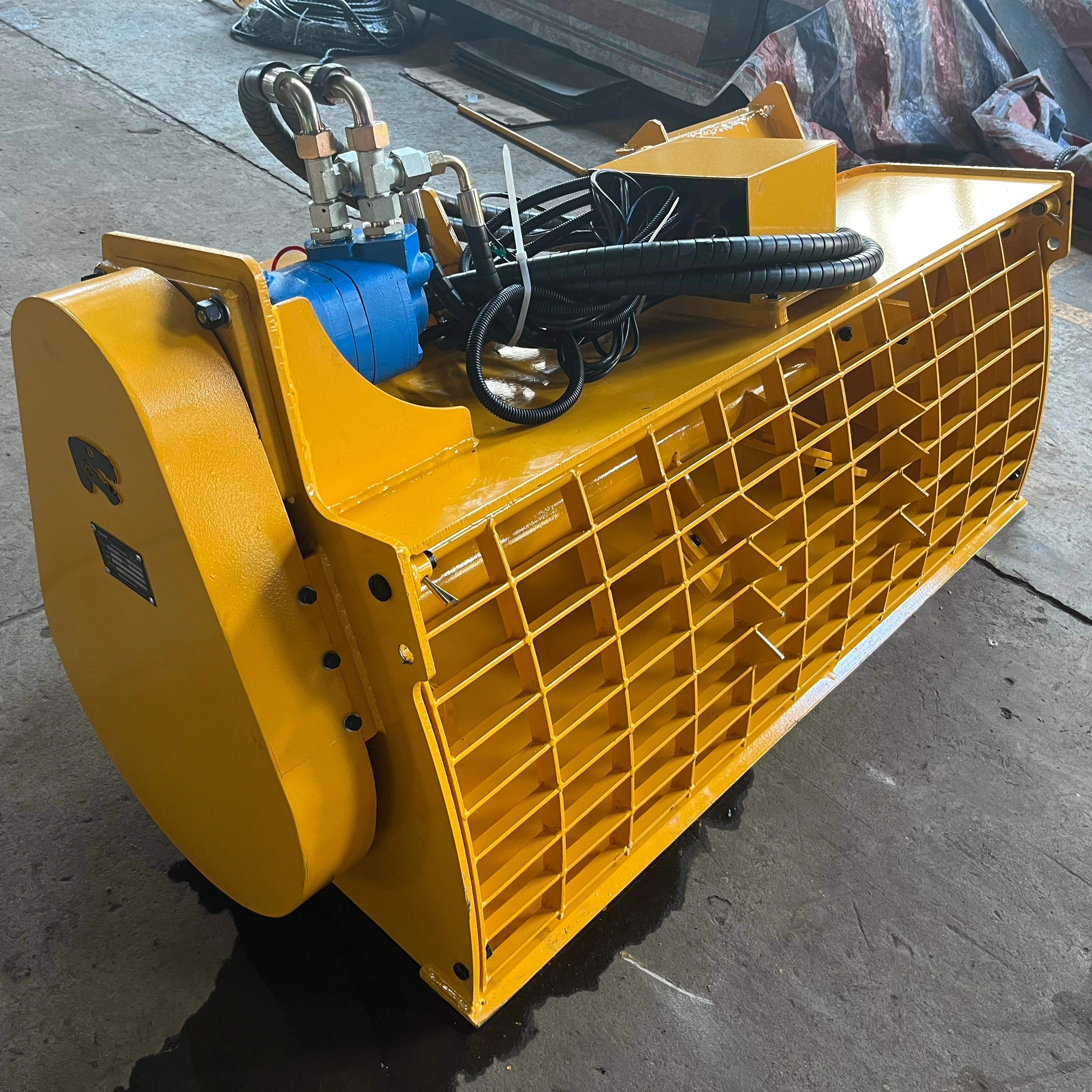 Skid Steer Loader Attachments Cement Mixer Bucket Attachment Mixer Concrete Mixing Bucket for Sale