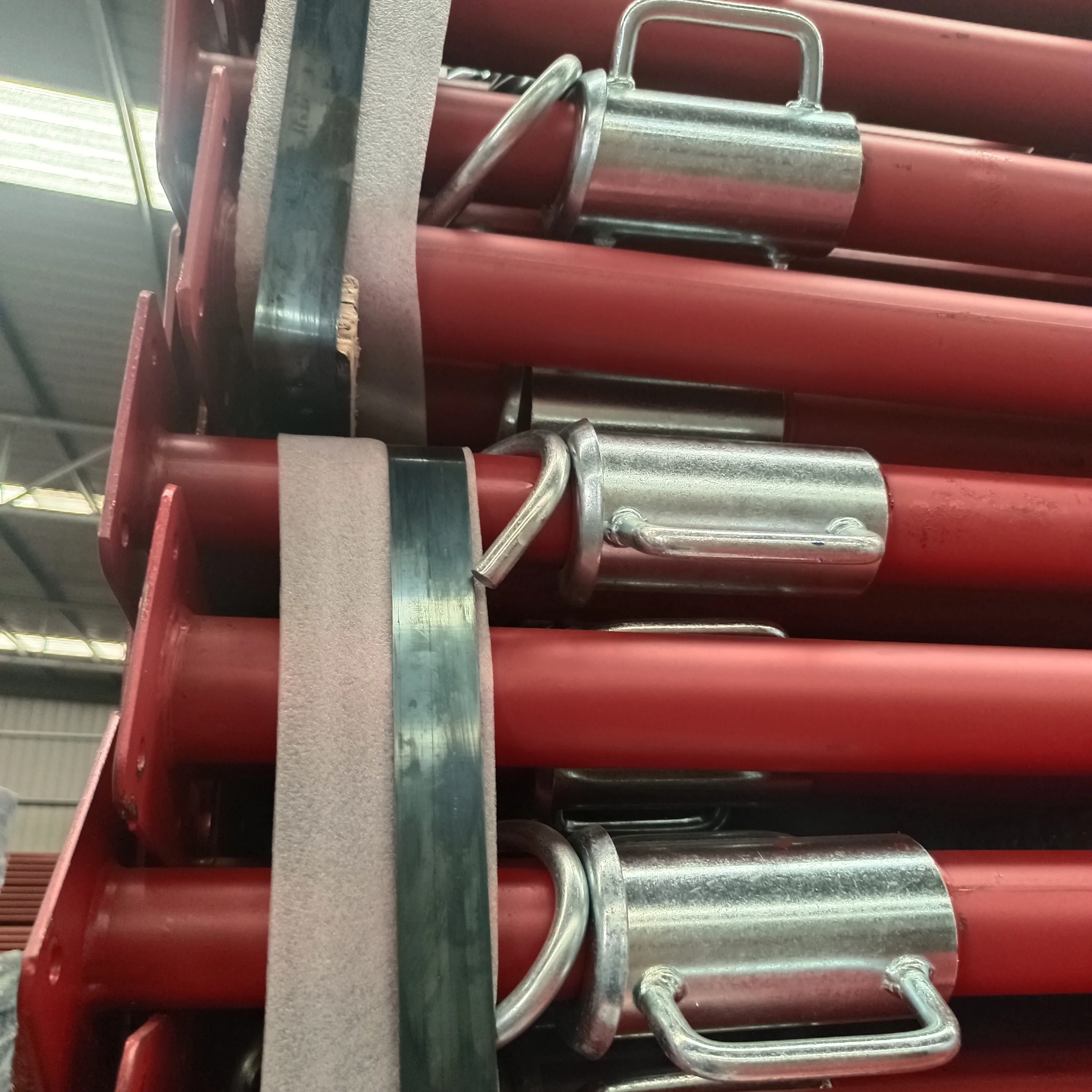 Окрашенные строительные леса регулируемая опалубка стальная опора металлическая опоры для бетонного