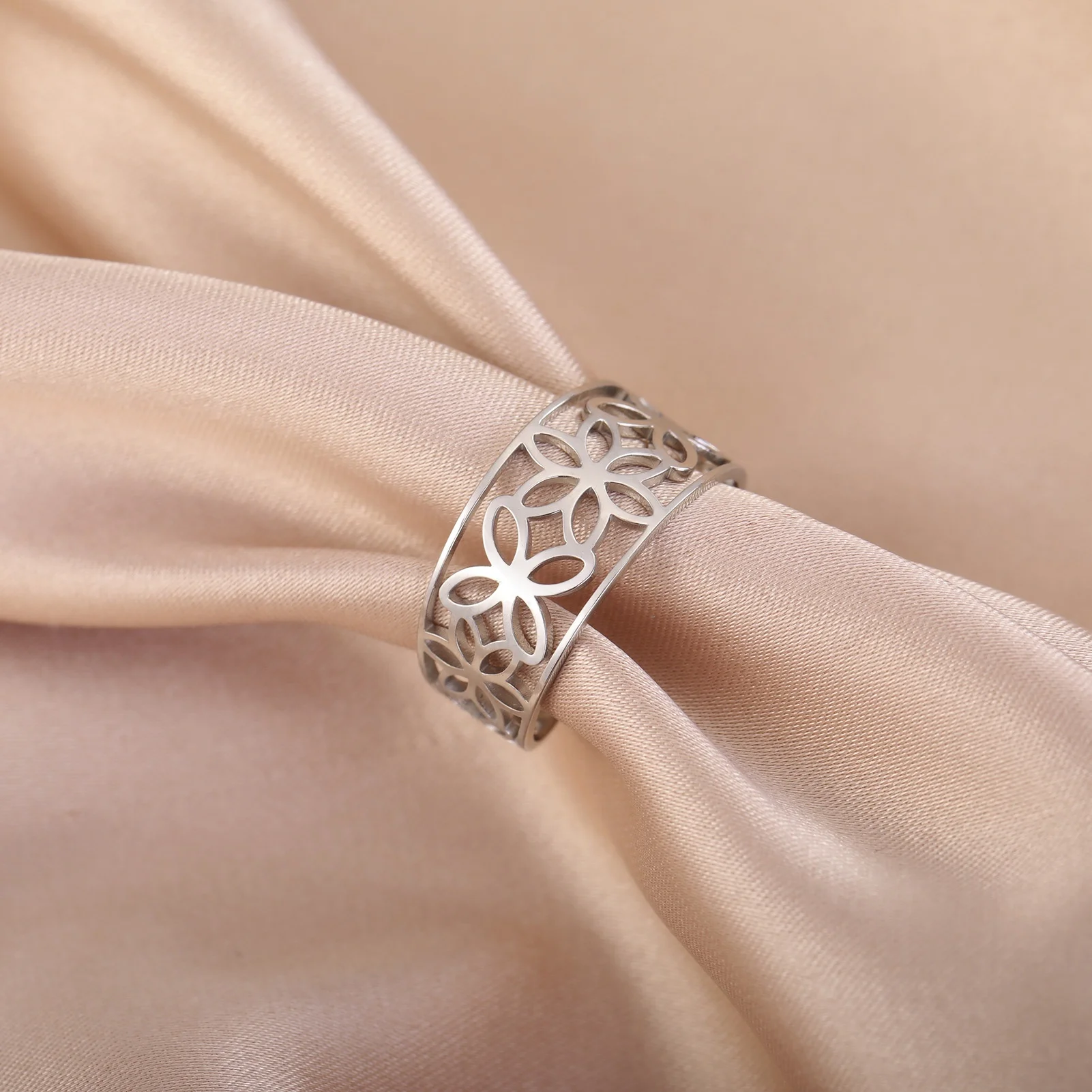 Aesthetics Hollow Flower Rings for Women Open Ring Vintage Ethnic Floral Geometry Stainless Steel Jewelry Wedding Band