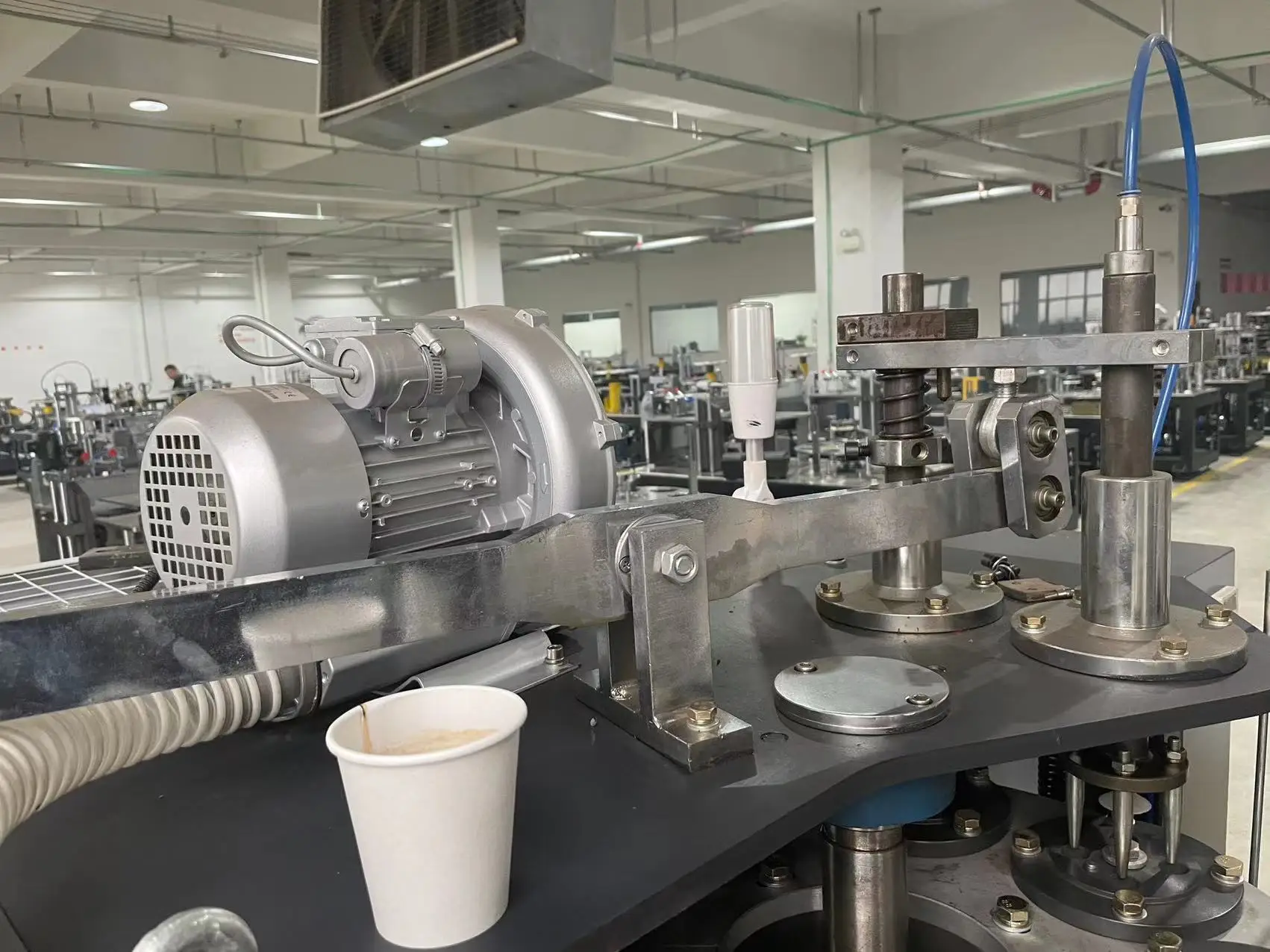 DPJ-A22 PLC автоматическая высокоскоростная машина для формования бумажных стаканчиков/полностью производства стаканчиков