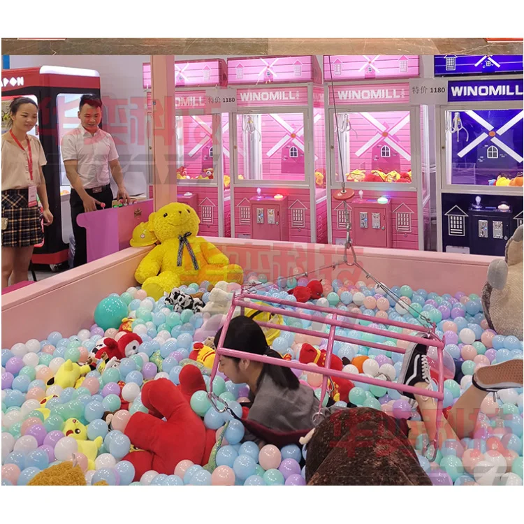 Wholesale Indoor Toy Crane Claw Machine Multi-Player Arcade Award Super large crane machine