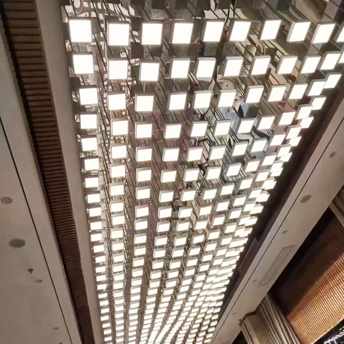 Modern Hotel Ballroom Deluxe Decoration Handcrafted Large Acrylic Ceiling Chandelier