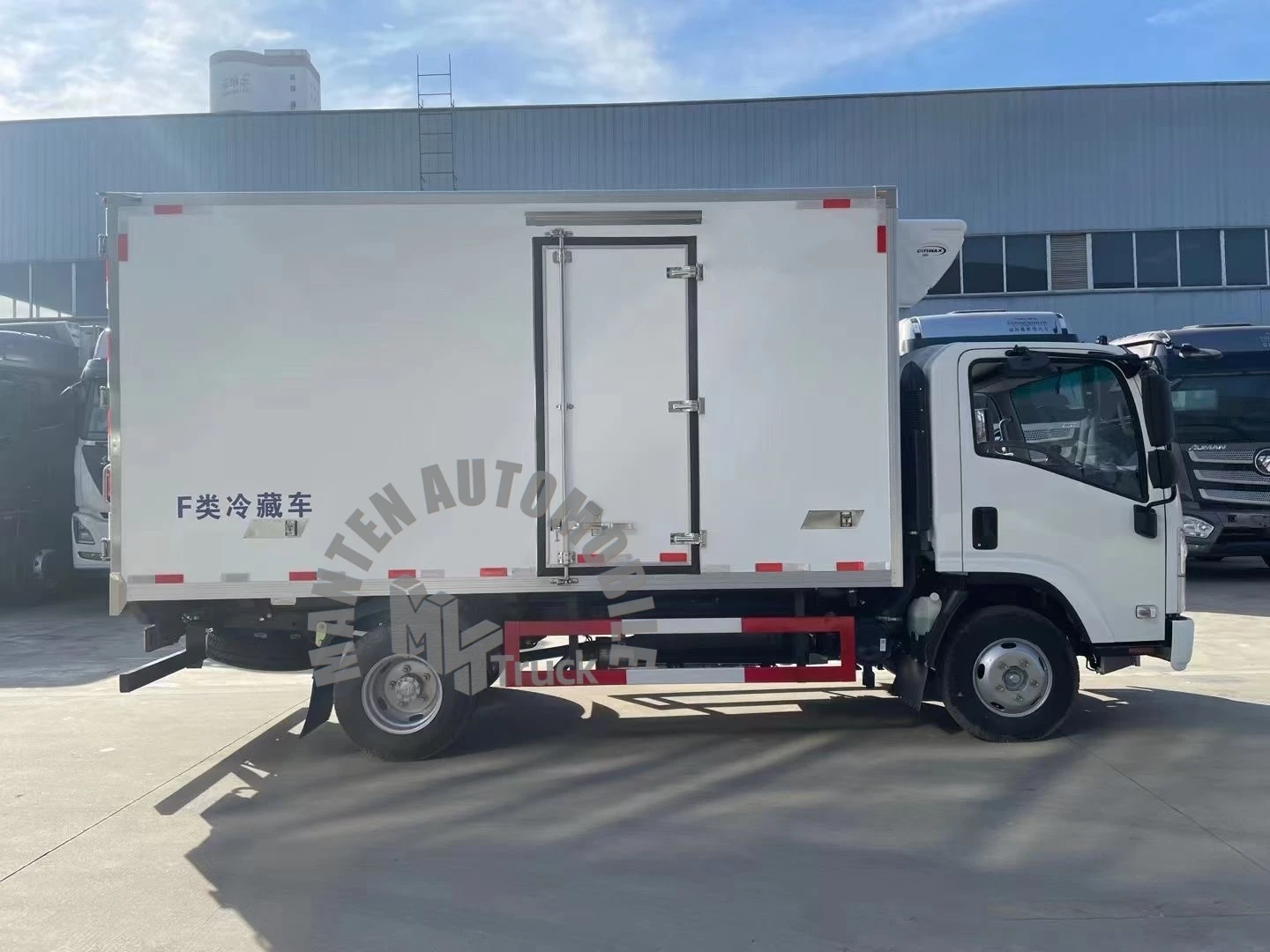 ISUZ U 3360mm Wheelbase 4 Cylinder Diesel Engine/ 7300kg Gross Weight/ 98HP 120HP 130HP Refrigerated Van Cooling Truck Hot Sale