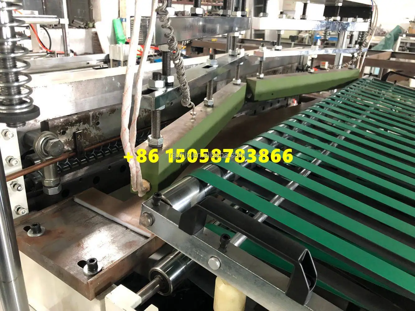 Triangle Flower Umbrella Necktie Bag Making Machine