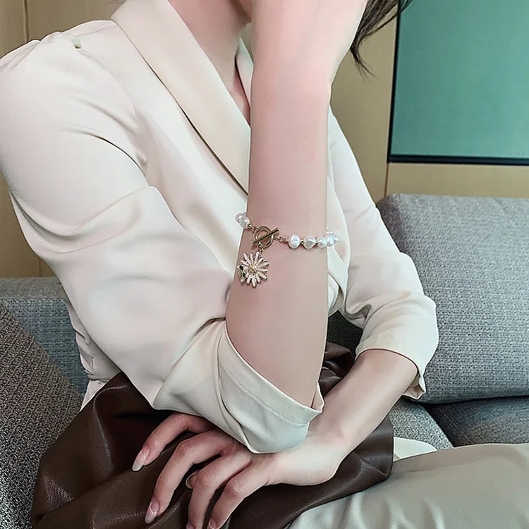 gold plated bees daisy flower gemstone gemstone gemstone bracelet pearl bracelet