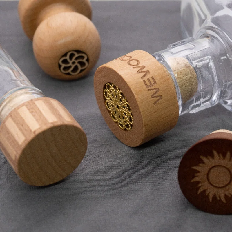 Elegant Solid Wooden Top Wine Bottle Stopper with Custom Cork Lid Decorative Patch Spirit Liquor Cap